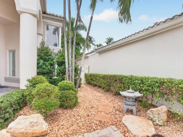 Продажа дома по адресу 6098 NW 24th Terrace - фото 9268220