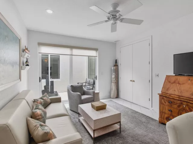 Продажа дома по адресу 6098 NW 24th Terrace - фото 9268280