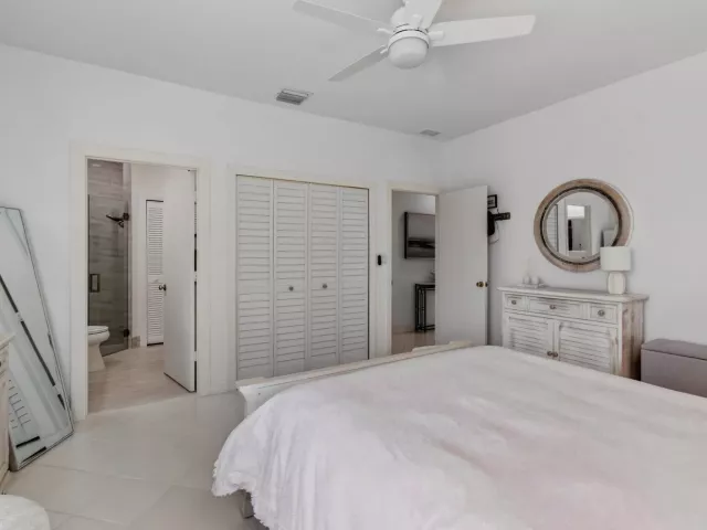Продажа дома по адресу 6098 NW 24th Terrace - фото 9268297
