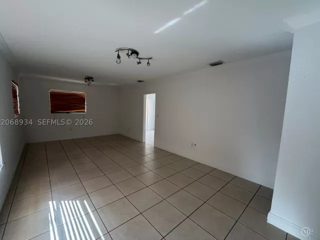 Продажа дома по адресу 12135 SW 182nd Ter - фото 9264045