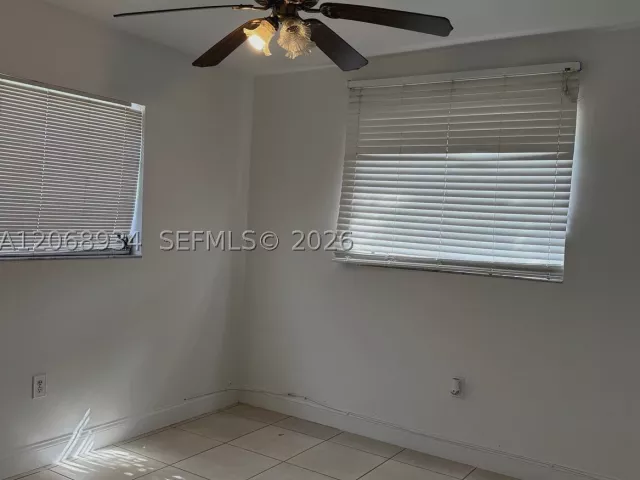 Продажа дома по адресу 12135 SW 182nd Ter - фото 9264047