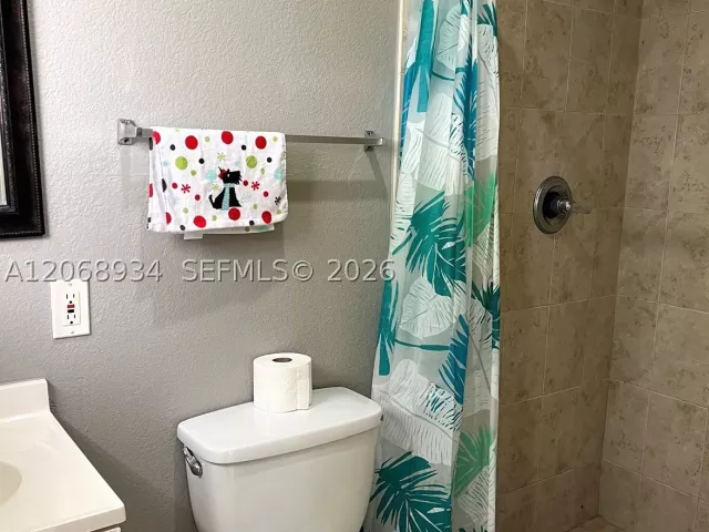 Продажа дома по адресу 12135 SW 182nd Ter - фото 9264050