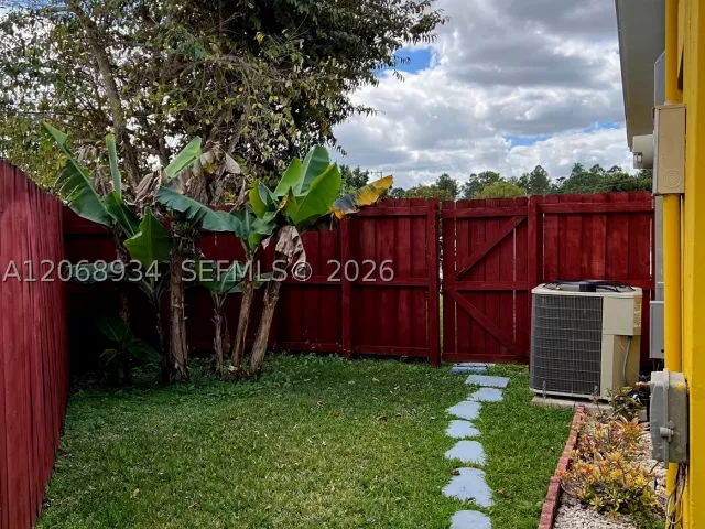 Продажа дома по адресу 12135 SW 182nd Ter - фото 9264038