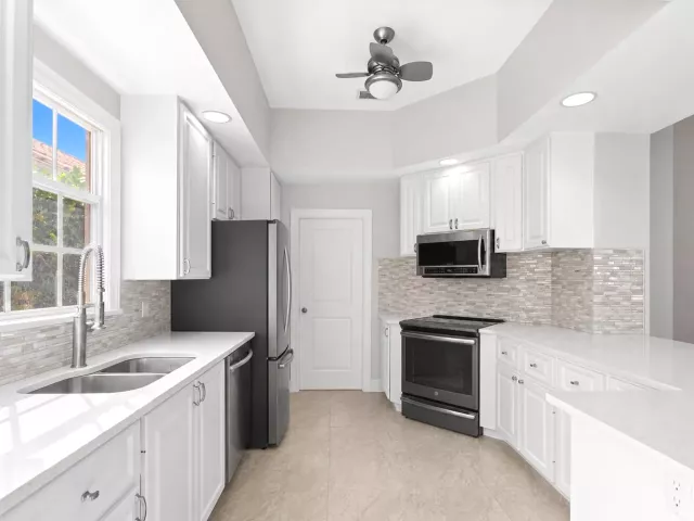 Продажа дома по адресу 7813 Quida Drive - фото 9262521