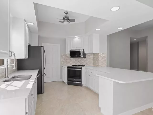 Продажа дома по адресу 7813 Quida Drive - фото 9262520