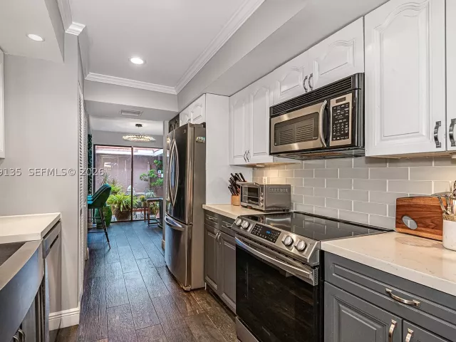 Продажа дома по адресу 806 Saint Andrews Rd 13 - фото 9368383