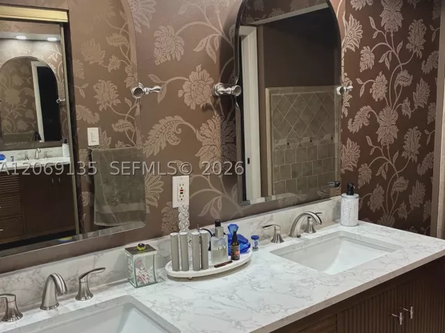 Продажа дома по адресу 806 Saint Andrews Rd 13 - фото 9368394