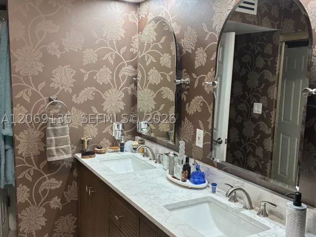 Продажа дома по адресу 806 Saint Andrews Rd 13 - фото 9368396