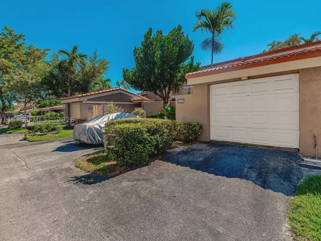 Продажа дома по адресу 806 Saint Andrews Rd 13 - фото 9368409