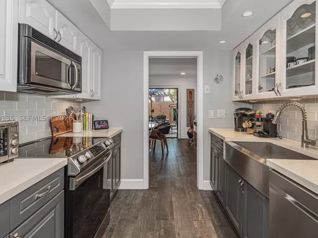 Продажа дома по адресу 806 Saint Andrews Rd 13 - фото 9368379