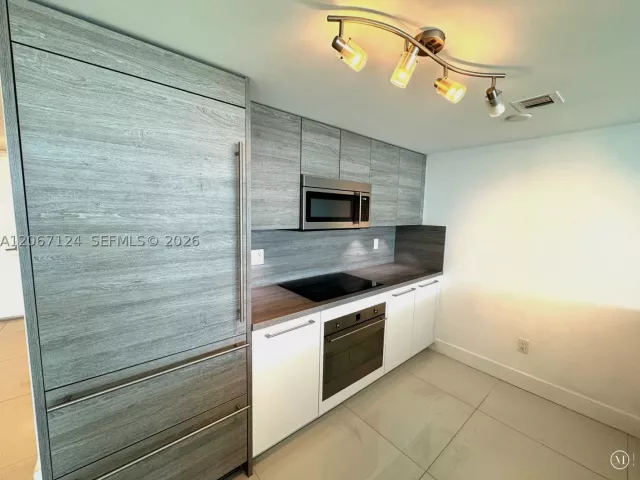 Продажа квартиры #1221 - фото 9267713