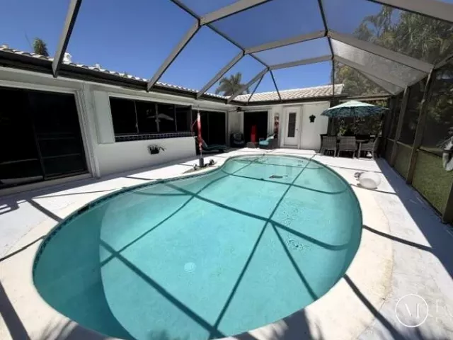 Продажа дома по адресу 2050 NE 59TH - фото 9263591