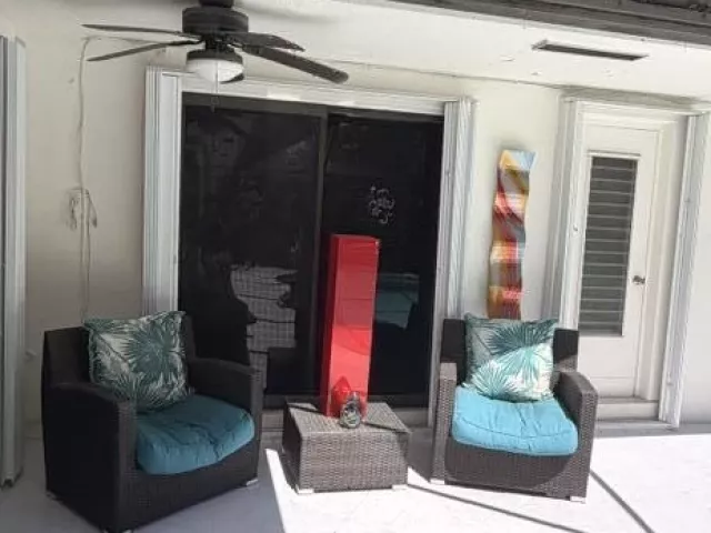 Продажа дома по адресу 2050 NE 59TH - фото 9263593