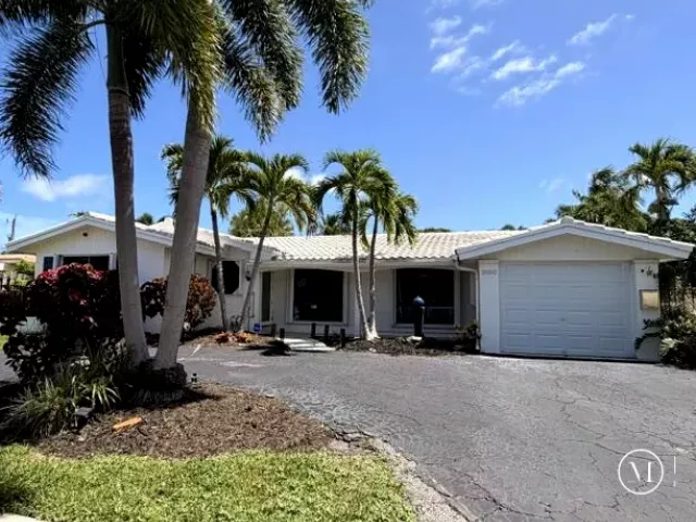 Продажа дома по адресу 2050 NE 59TH - фото 9263580