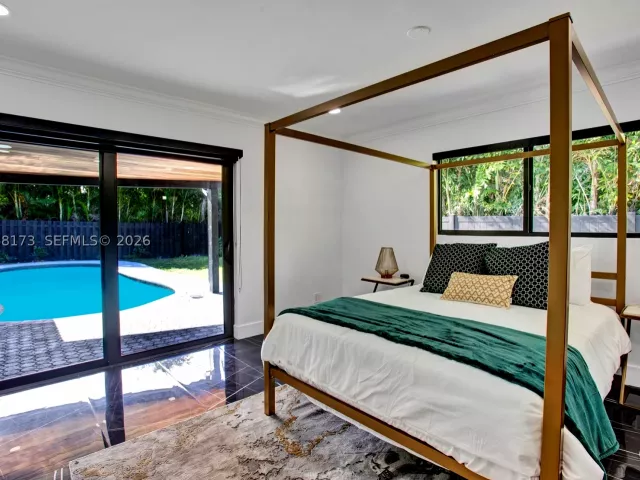 Продажа дома по адресу 2457 NE 27th Ter - фото 9279830