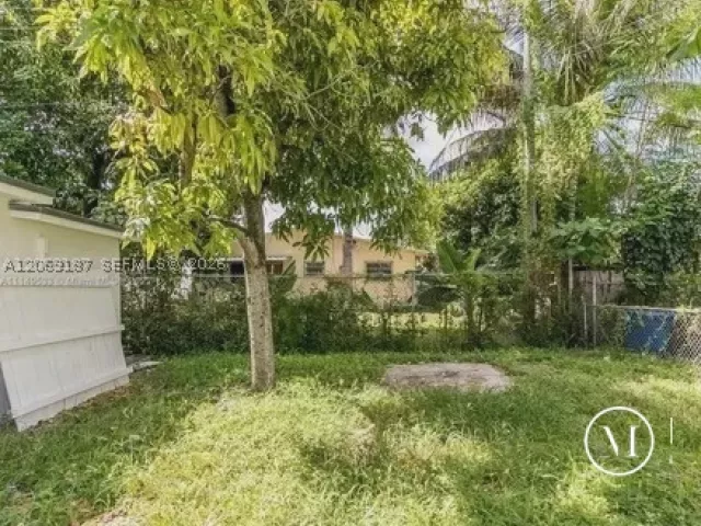 Продажа дома по адресу 460 NW 82nd Ter - фото 9262349