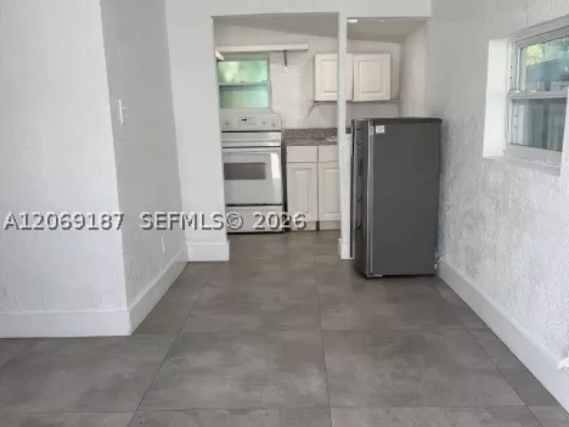 Продажа дома по адресу 460 NW 82nd Ter - фото 9262350