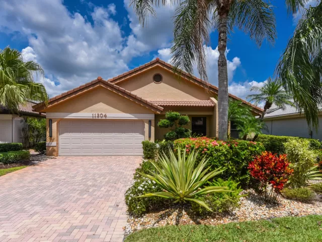 Продажа дома по адресу 11204 Cloverleaf Circle - фото 9263853
