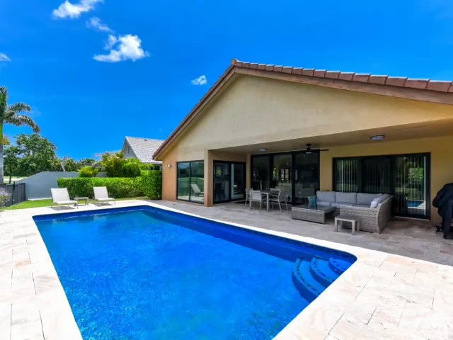 Продажа дома по адресу 11204 Cloverleaf Circle - фото 9263889