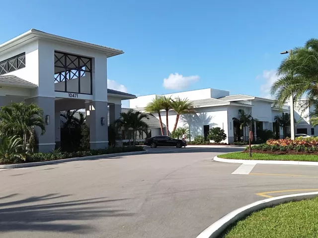 Продажа дома по адресу 11204 Cloverleaf Circle - фото 9263910