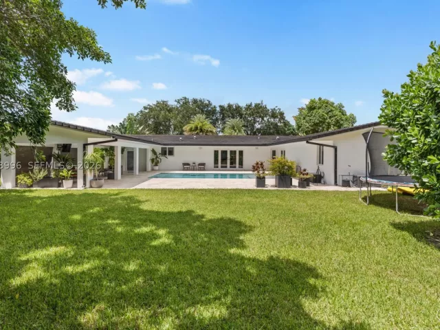 Продажа дома по адресу 8500 SW 106th St - фото 9264208