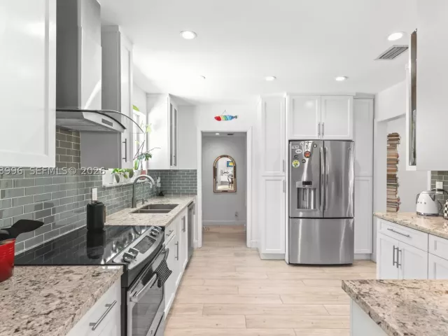 Продажа дома по адресу 8500 SW 106th St - фото 9264196