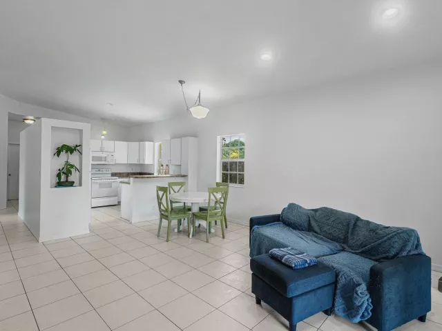 Продажа дома по адресу 2406 SUNDY Avenue - фото 9262458