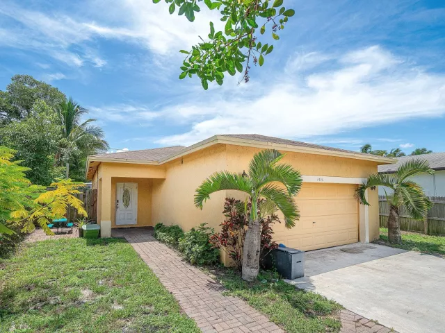 Продажа дома по адресу 2406 SUNDY Avenue - фото 9262469