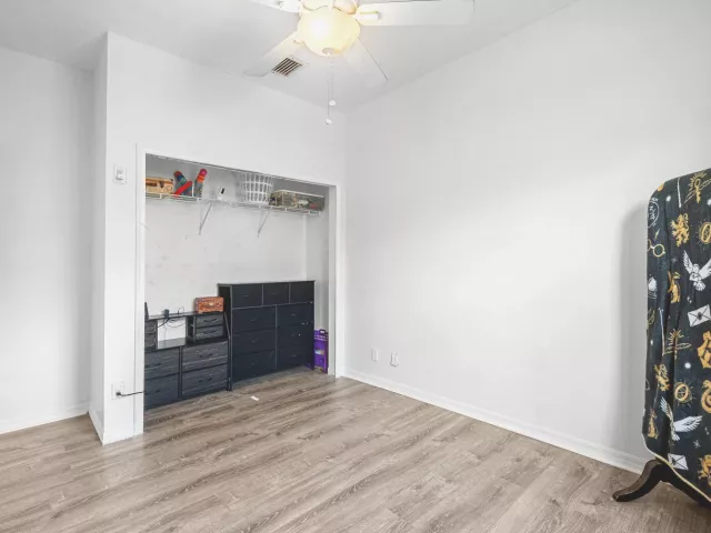 Продажа дома по адресу 2406 SUNDY Avenue - фото 9262470