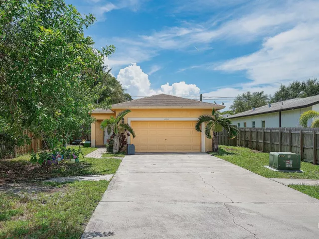 Продажа дома по адресу 2406 SUNDY Avenue - фото 9262473
