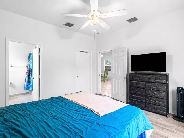 Продажа дома по адресу 2406 SUNDY Avenue - фото 9262477