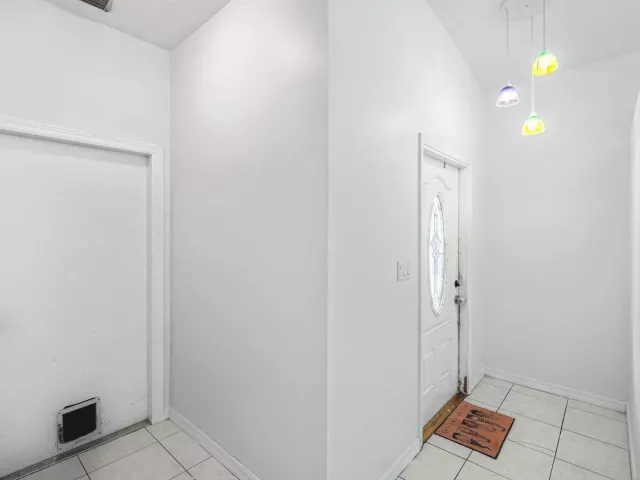 Продажа дома по адресу 2406 SUNDY Avenue - фото 9262439