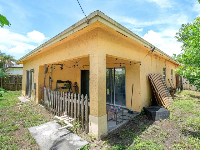 Продажа дома по адресу 2406 SUNDY Avenue - фото 9262481