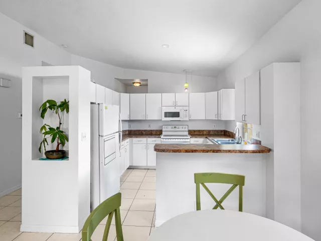 Продажа дома по адресу 2406 SUNDY Avenue - фото 9262448