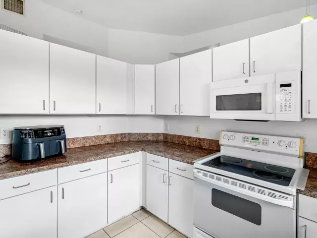 Продажа дома по адресу 2406 SUNDY Avenue - фото 9262453