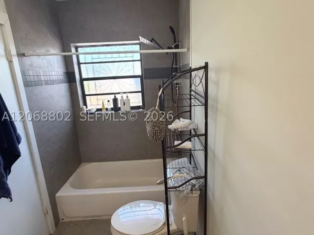 Продажа дома по адресу 3311 NW 16th Ter - фото 9264165