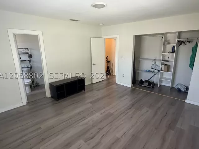 Продажа дома по адресу 3311 NW 16th Ter - фото 9264167