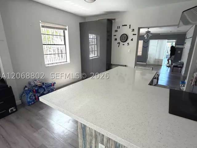 Продажа дома по адресу 3311 NW 16th Ter - фото 9264173