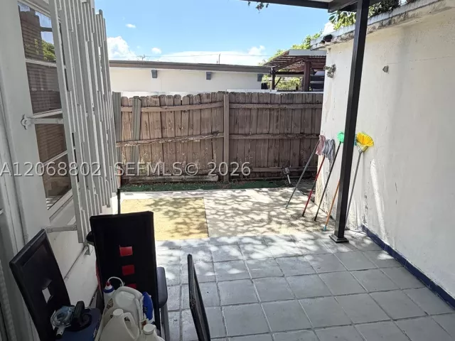 Продажа дома по адресу 3311 NW 16th Ter - фото 9264177