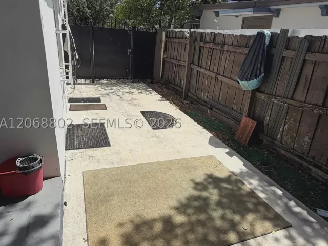 Продажа дома по адресу 3311 NW 16th Ter - фото 9264178