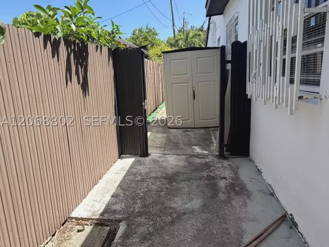 Продажа дома по адресу 3311 NW 16th Ter - фото 9264184