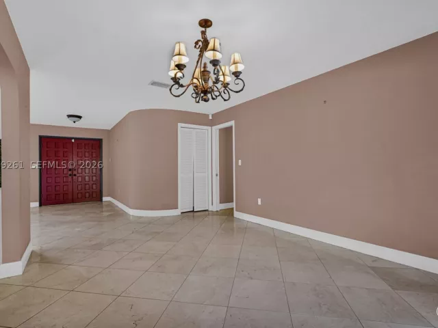 Продажа дома по адресу 8560 SW 85th Ave - фото 9282364