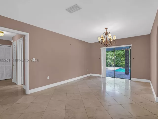 Продажа дома по адресу 8560 SW 85th Ave - фото 9282366