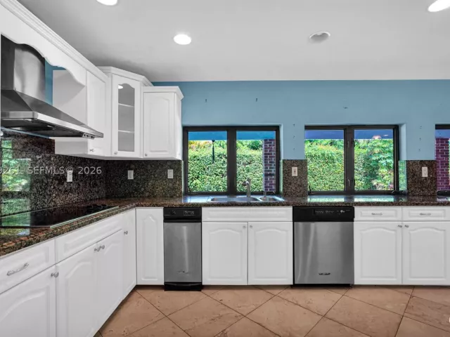 Продажа дома по адресу 8560 SW 85th Ave - фото 9282370