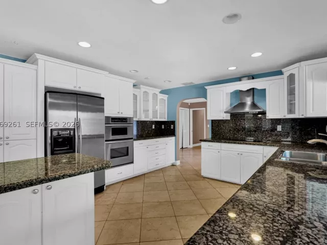 Продажа дома по адресу 8560 SW 85th Ave - фото 9282373