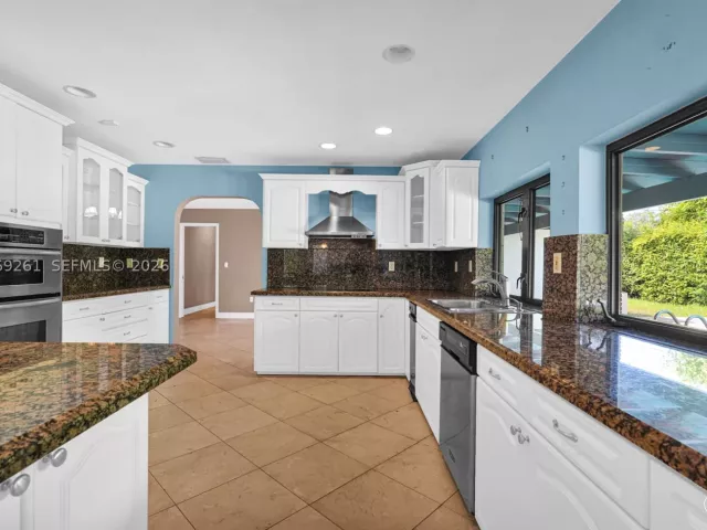 Продажа дома по адресу 8560 SW 85th Ave - фото 9282374