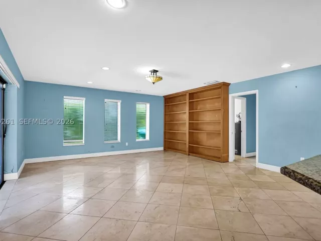 Продажа дома по адресу 8560 SW 85th Ave - фото 9282378