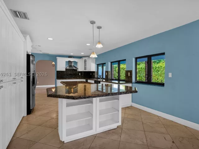 Продажа дома по адресу 8560 SW 85th Ave - фото 9282380