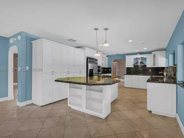 Продажа дома по адресу 8560 SW 85th Ave - фото 9282381