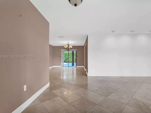 Продажа дома по адресу 8560 SW 85th Ave - фото 9282359